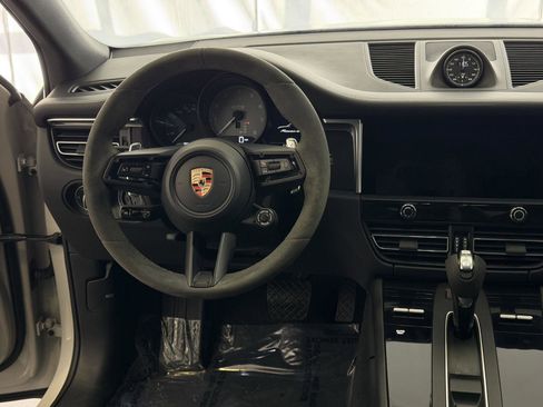 Certified 2023 Porsche Macan GTS image 19