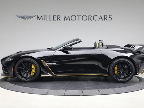 Used 2023 Aston Martin V12 Vantage Roadster image 2