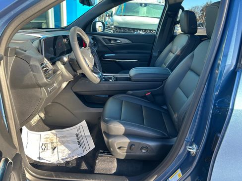 New 2026 Chevrolet Traverse LT w/ Sun and Wheel Package image 13