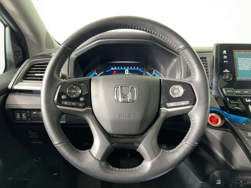 Used 2024 Honda Odyssey Touring image 17