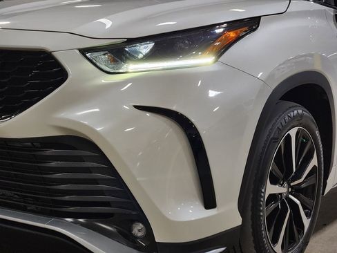 Used 2021 Toyota Highlander XSE image 14