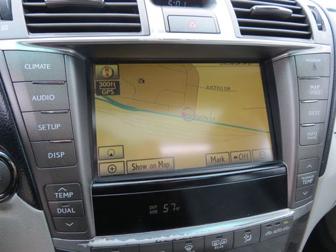 Used 2011 Lexus LS 460 image 22