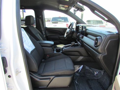 Used 2023 Chevrolet Colorado W/T w/ Advanced Trailering Package AWD/4WD image 16