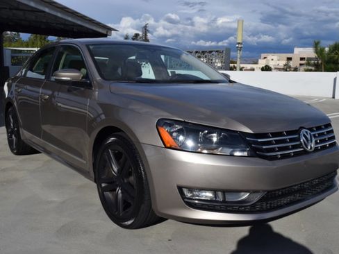 Used 2015 Volkswagen Passat TDI SE image 15