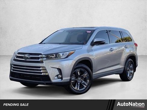 Used 2018 Toyota Highlander Limited Platinum image 1