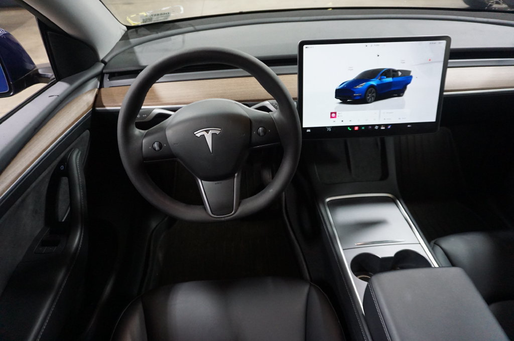 Used 2024 Tesla Model Y Long Range RWD image 5