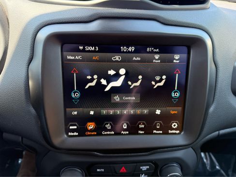 Used 2023 Jeep Renegade Altitude w/ Sun/Sound Group AWD/4WD image 19