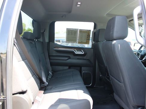 Used 2022 Chevrolet Silverado 1500 RST AWD/4WD image 33