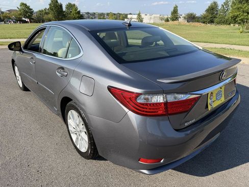 Used 2014 Lexus ES 300h w/ Luxury Package w/Bamboo Trim FWD image 7
