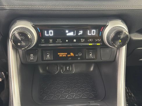 Used 2022 Toyota RAV4 XLE Premium AWD/4WD image 37