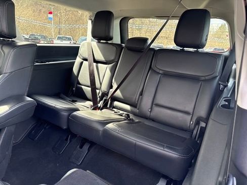 Used 2025 Ford Expedition Max Platinum AWD/4WD image 27