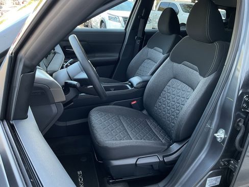 Used 2025 Nissan Kicks SV image 14