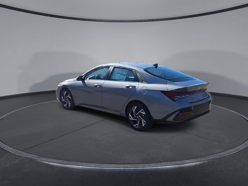 New 2026 Hyundai Elantra Limited FWD image 7