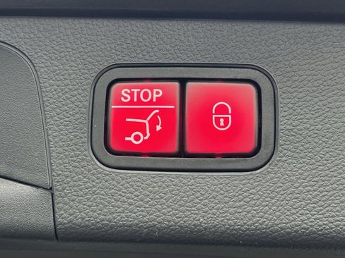 Certified 2022 Mercedes-Benz GLC 300 4MATIC w/ Driver Assistance Package image 25