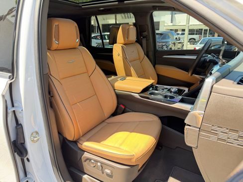 Used 2026 Cadillac Escalade Luxury w/ Touring Package AWD/4WD image 47