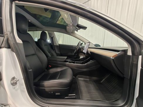 Used 2020 Tesla Model 3 Standard Range RWD image 21