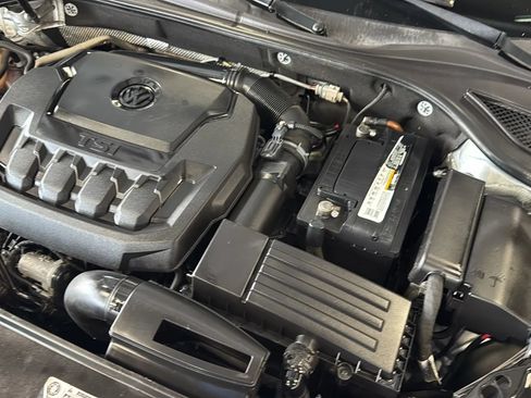 Used 2018 Volkswagen Passat 2.0T R-Line w/ R-Line Lighting Package FWD image 45