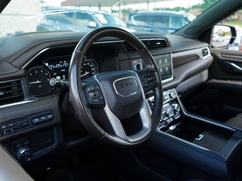 Used 2021 GMC Yukon XL Denali AWD/4WD image 6