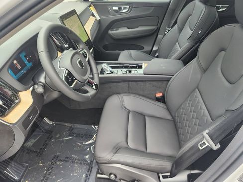 New 2026 Volvo XC60 B5 Core w/ Climate Package AWD/4WD image 9