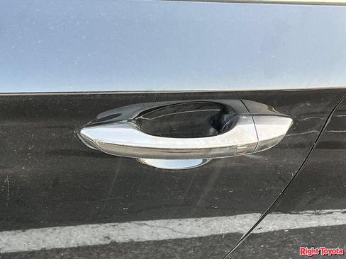 Used 2019 Genesis G70 3.3T Elite AWD/4WD image 10