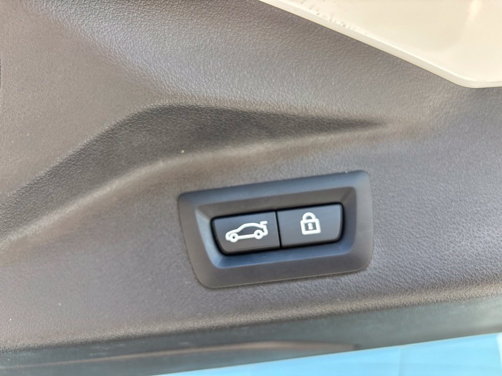 Used 2021 BMW X7 M50i w/ Cold Weather Package AWD/4WD image 36