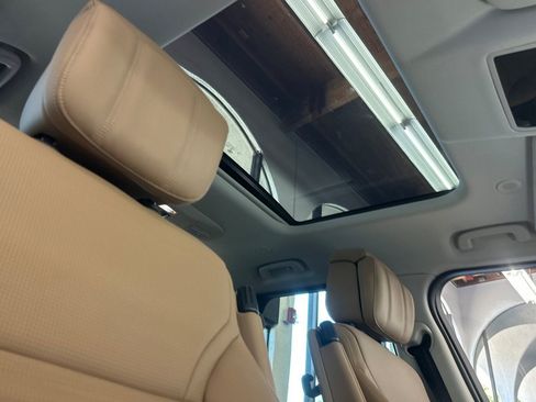 New 2026 Land Rover Discovery Limited Edition AWD/4WD image 22