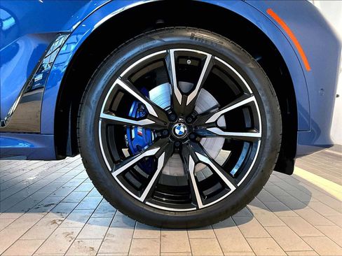 Used 2021 BMW X7 xDrive40i w/ M Sport Package AWD/4WD image 14