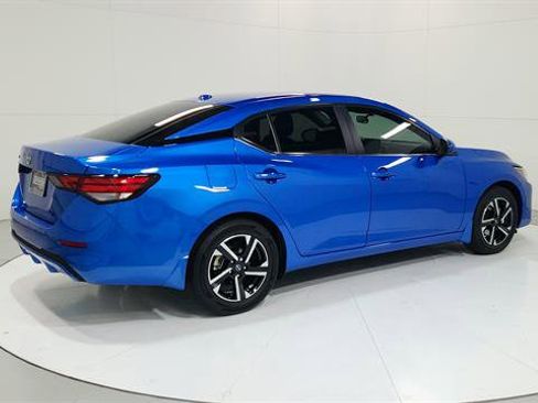 Used 2025 Nissan Sentra SV w/ Trunk Package image 7