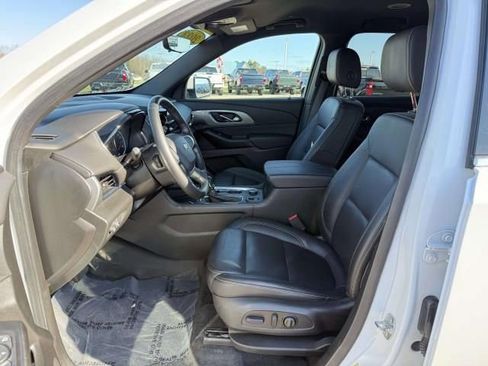 Certified 2023 Chevrolet Traverse LT w/ LT Premium Package image 10