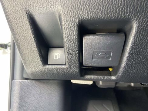 Used 2024 Toyota RAV4 XSE w/ Weather Package AWD/4WD image 31