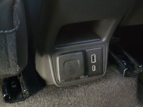 Used 2023 Buick Encore GX Essence w/ Experience Buick Package image 33