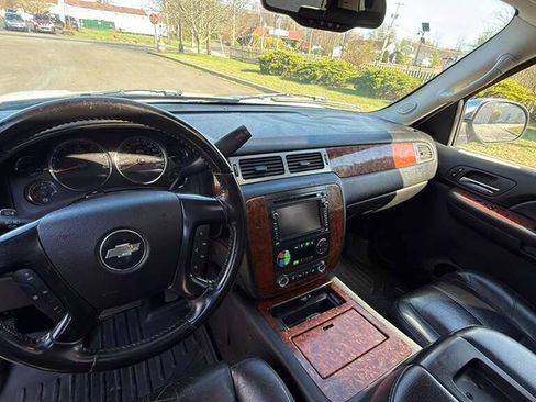 Used 2007 Chevrolet Tahoe LTZ w/ LTZ Preferred Equipment Group image 13