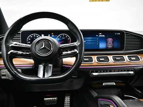 Used 2025 Mercedes-Benz GLS 450 4MATIC image 17