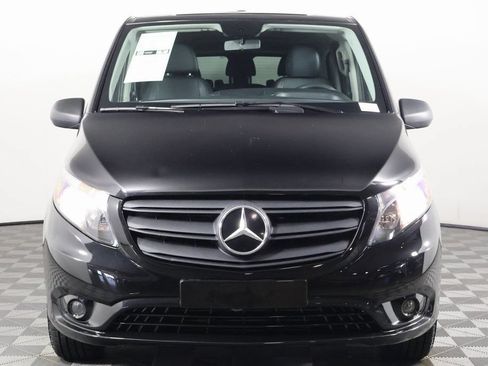Used 2022 Mercedes-Benz Metris Passenger image 2