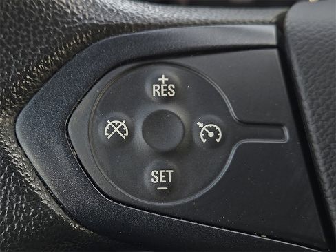 Used 2018 Chevrolet Silverado 1500 Custom w/ Custom Value Package image 16