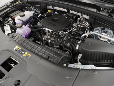 New 2026 Jeep Grand Cherokee Altitude AWD/4WD image 39
