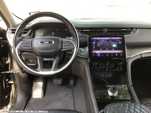 Used 2022 Jeep Grand Cherokee L Limited RWD image 14