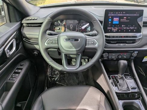 New 2026 Jeep Compass Latitude image 14