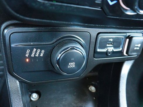 Used 2023 Jeep Renegade Latitude image 16