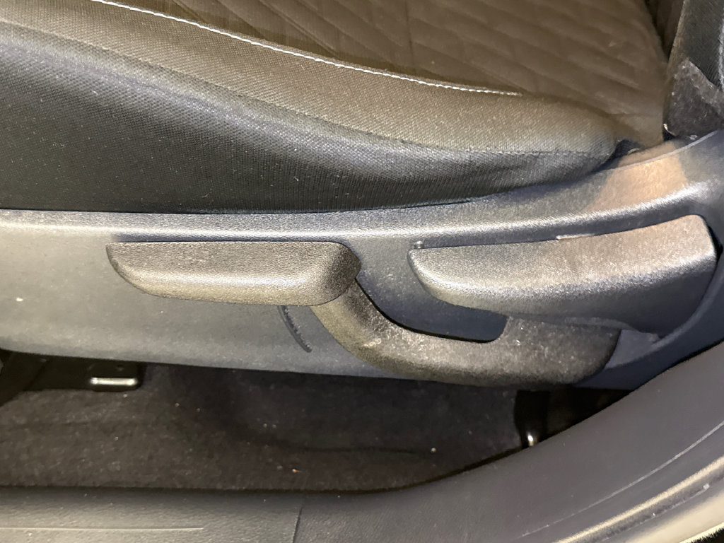 Used 2024 Nissan Kicks SV FWD image 20