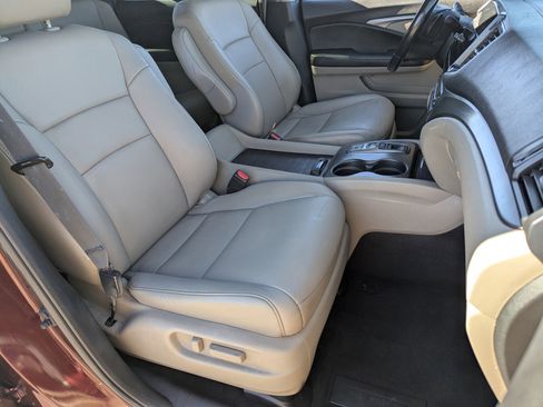 Used 2022 Honda Pilot Special Edition image 12