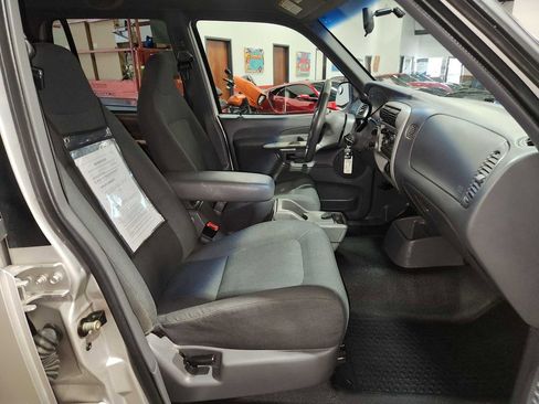 Used 2002 Ford Explorer Sport Trac 4x4 image 66