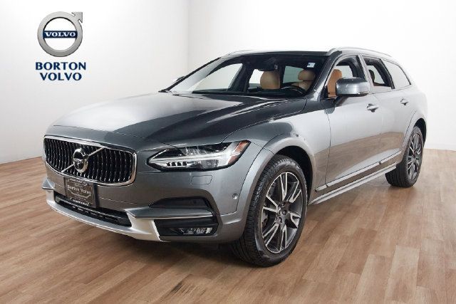 Used 2017 Volvo V90 T6 Cross Country AWD/4WD image 1