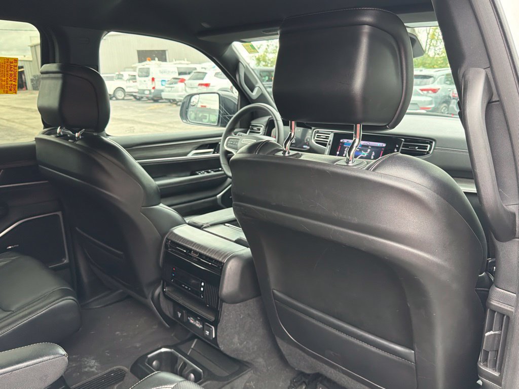 Used 2024 Jeep Wagoneer Series III AWD/4WD image 22