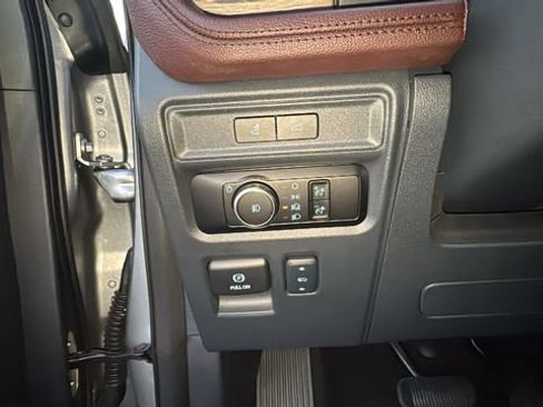 Used 2024 Ford Expedition Max Limited image 14