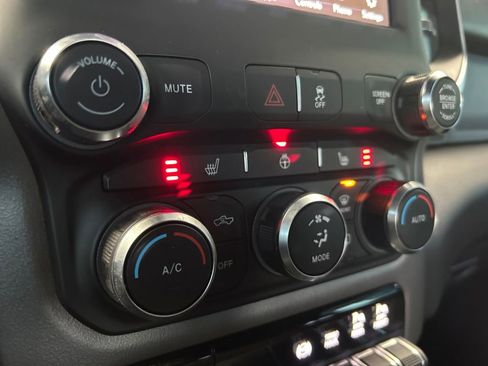 Used 2020 RAM 2500 Big Horn w/ Level 2 Equipment Group image 36