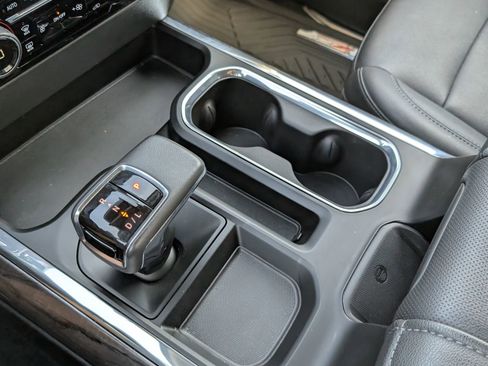 Used 2022 Chevrolet Silverado 1500 LTZ AWD/4WD image 20