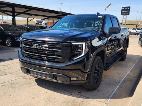 New 2026 GMC Sierra 1500 Elevation w/ LPO, Elevation Black Package AWD/4WD image 8