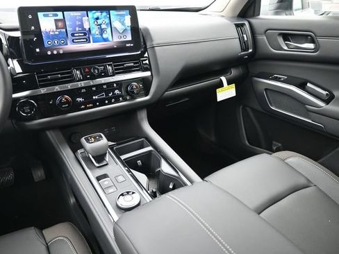 New 2026 Nissan Pathfinder SL w/ SL Premium Package image 11