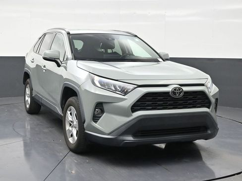 Used 2021 Toyota RAV4 XLE FWD image 7